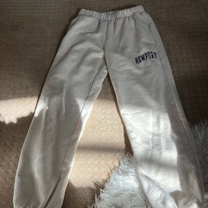 new brandy melville john galt cream newport sweatpants